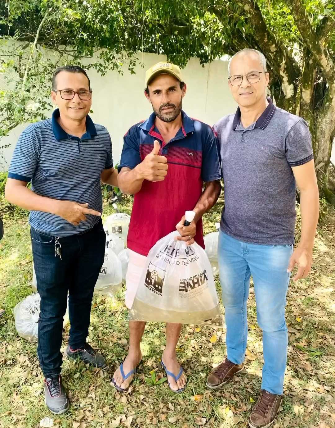 Camacã: Prefeitura entrega 30 mil alevinos da espécie Tambaqui e Tilápia para agricultores 

